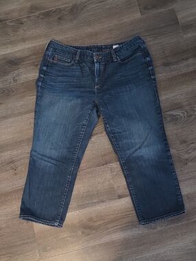 Eddie Bauer Size 16 Medium Wash Denim Capris